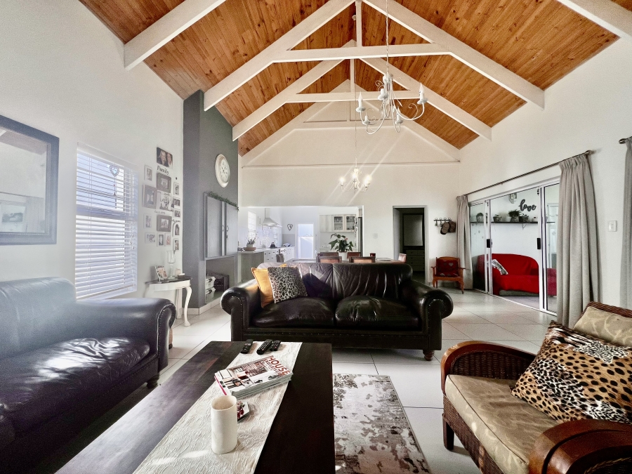 4 Bedroom Property for Sale in The Cove Western Cape